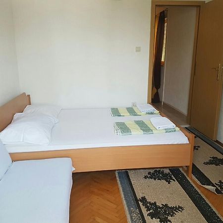 Brig Apartments Živogošće Buitenkant foto