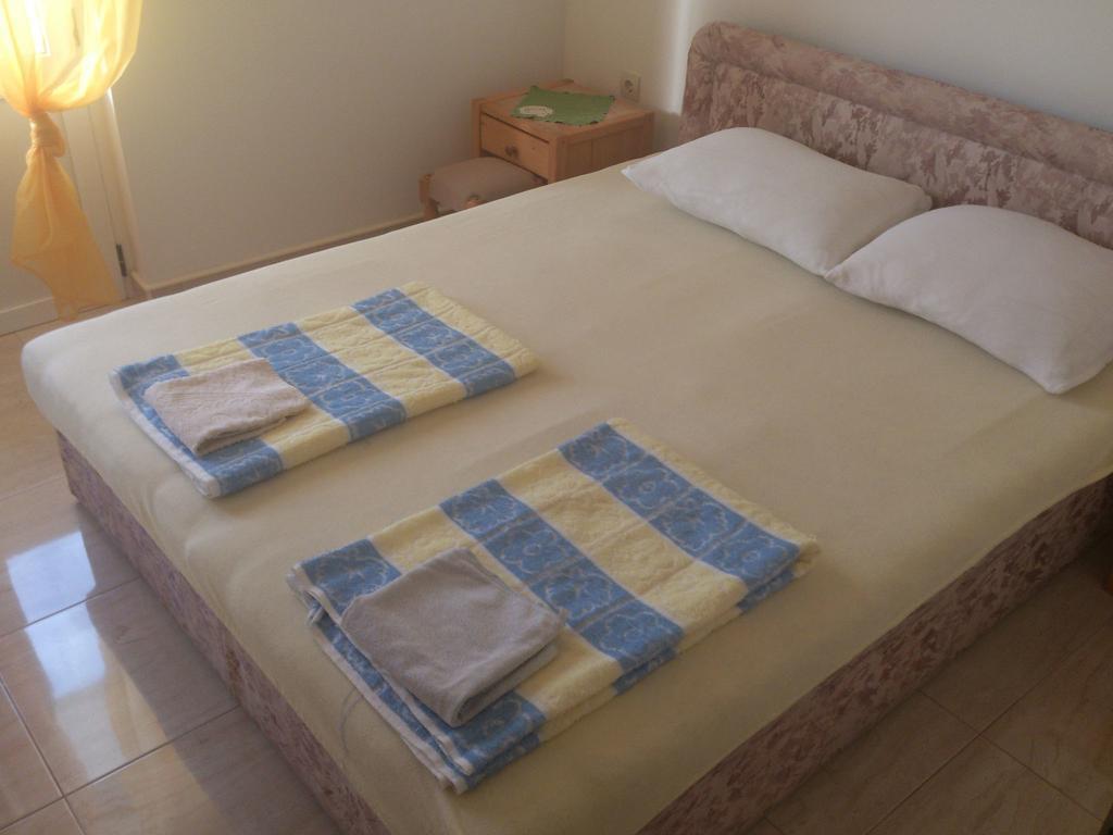 Brig Apartments Živogošće Buitenkant foto