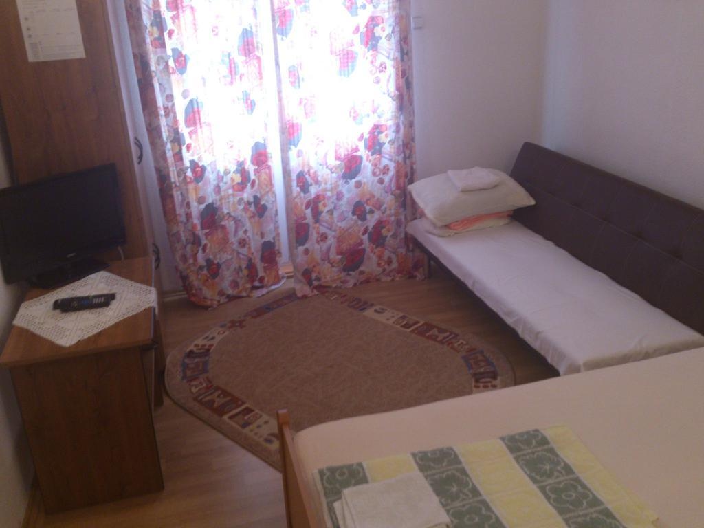 Brig Apartments Živogošće Buitenkant foto