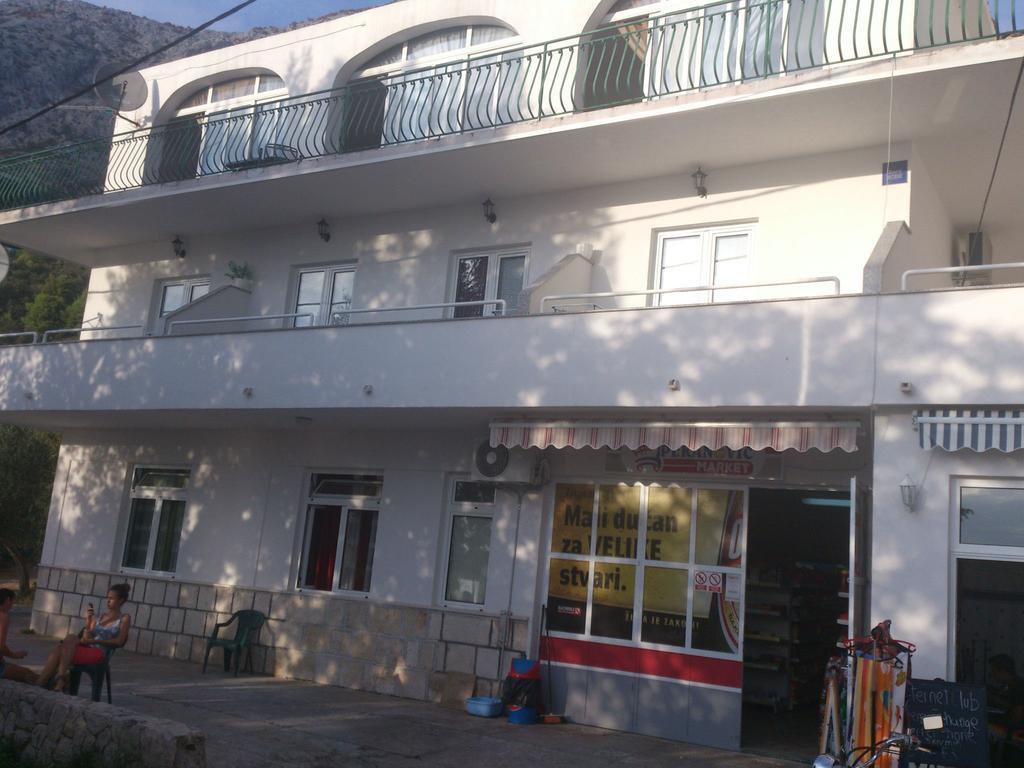 Brig Apartments Živogošće Buitenkant foto